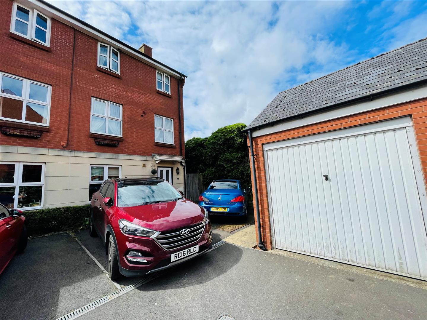 Foundry Close, Melksham Lock and Key